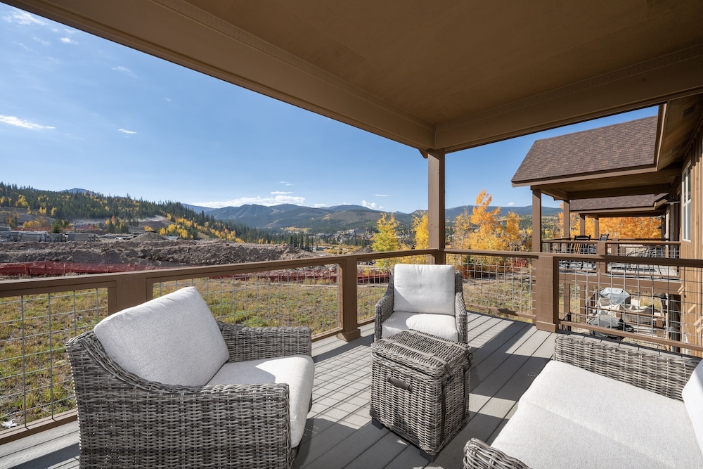 Wagon Wheel At Rendezvous 3 Bedroom Home view 3