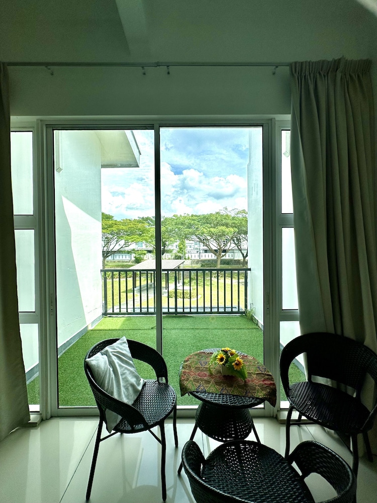 Lux Desaru Villa