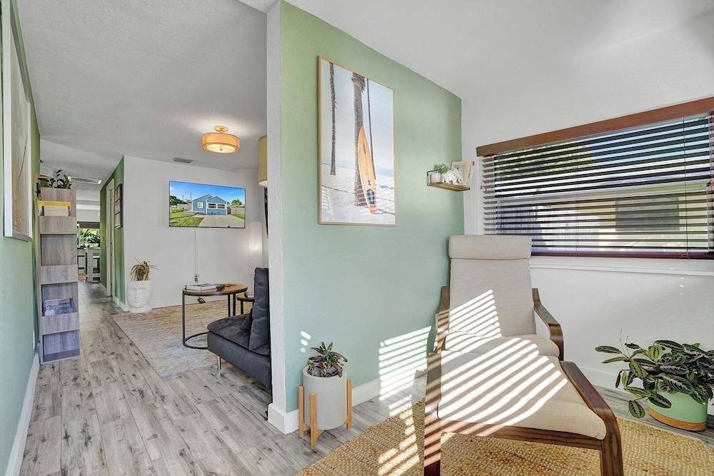 Zen 2br, 7 Min From Beach & Airport, Save Now!