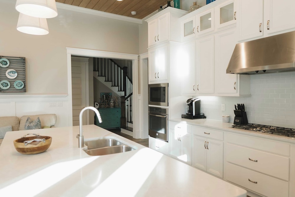 Serenity by the Sea by Avantstay Walk to Beach + Pool Access!