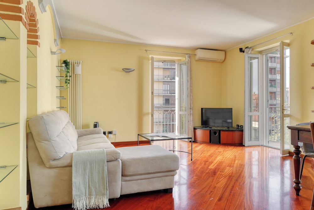 Delightful 2BR flat near Navigli