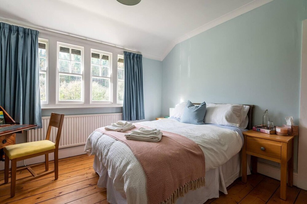 Beautiful 4-bed House in Monmouth view 3