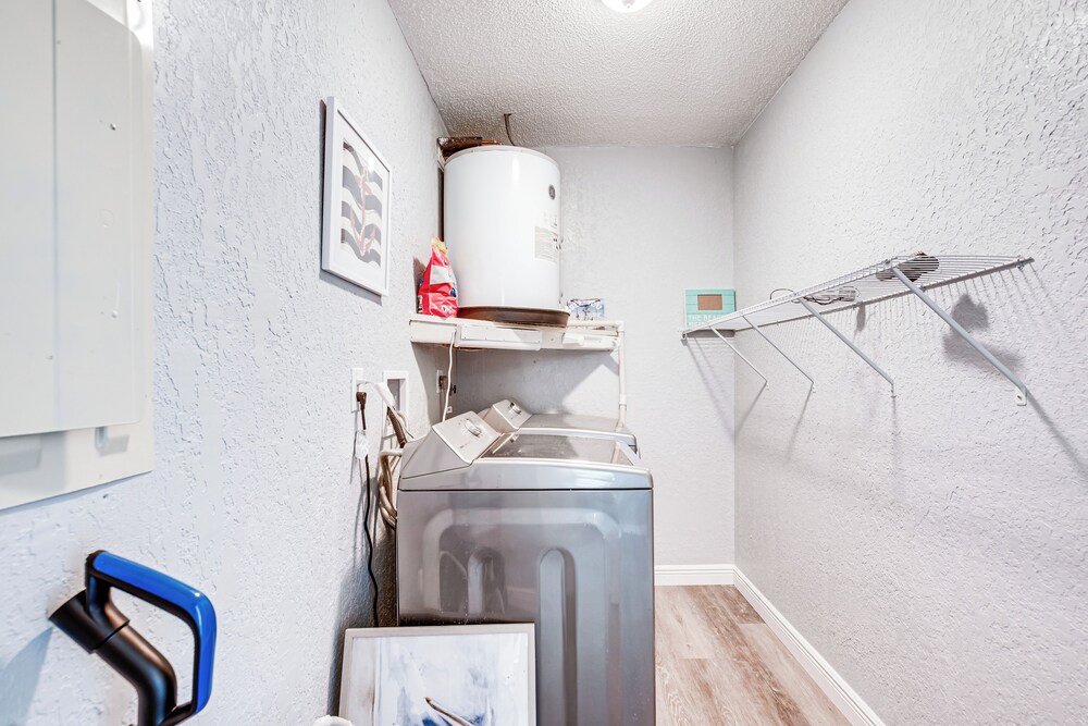 2 Mi to Beach: Canal-front Home in Hernando Beach