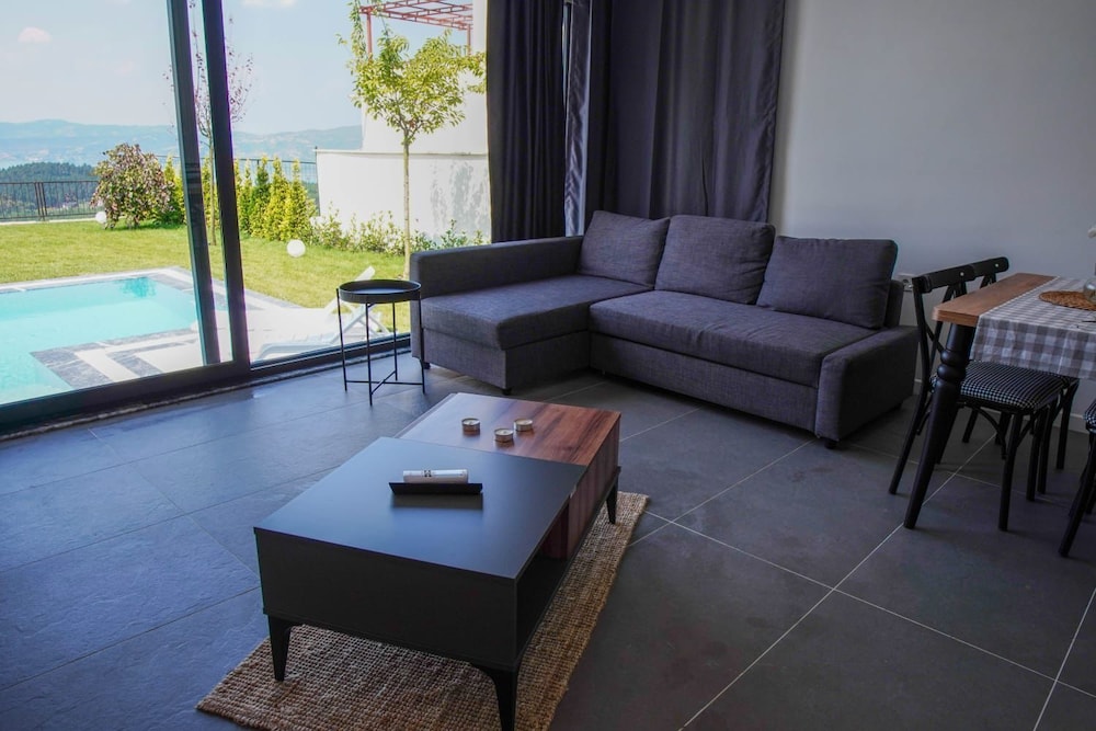 Sapanca Jowa House