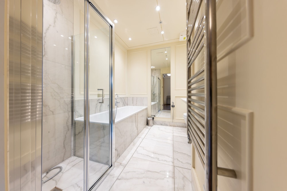 Elegant 5bdrm Townhouse in Camden
