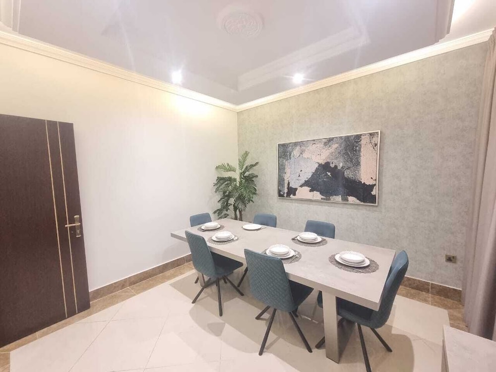 Hometel Khozama Jed