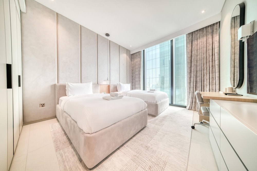 Picturesque Balcony and Beach Haven at Address JBR
