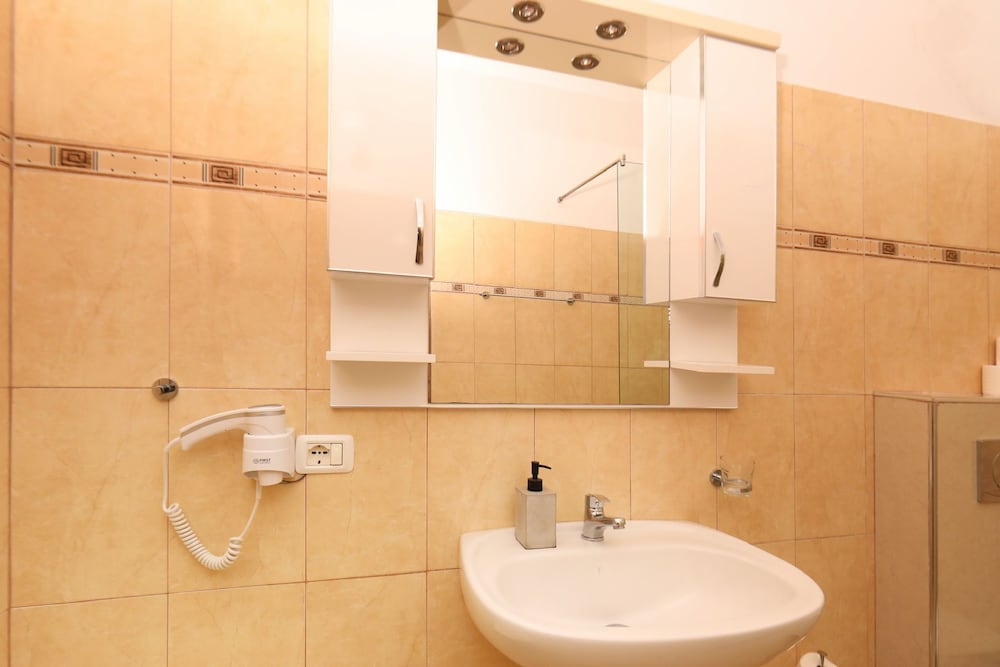 Hill Suites