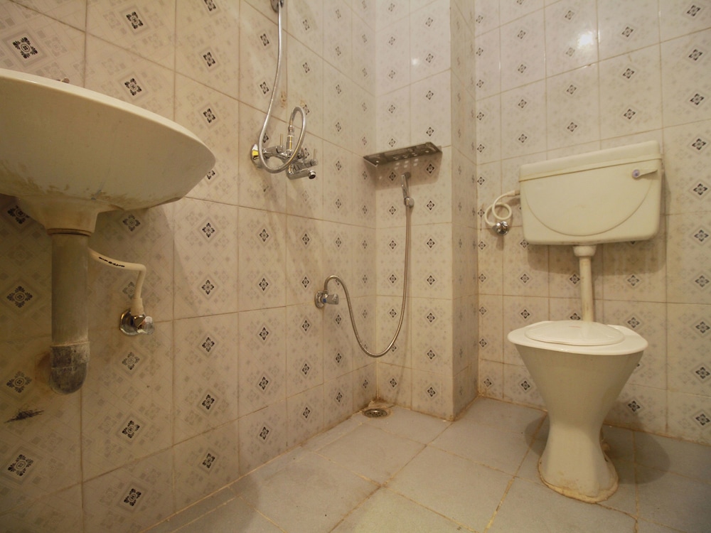 OYO 11333 MS Grand Inn