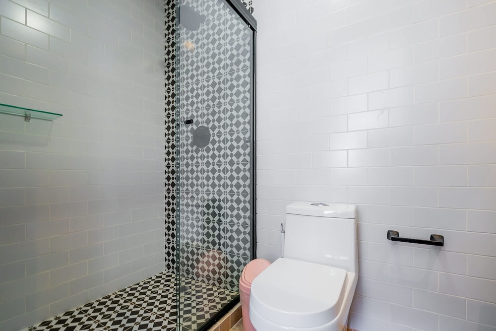 w Beautiful 2BR w Balcony in Casco Viejo