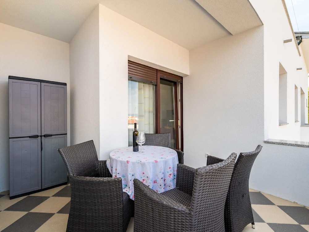 Simplistic Apartment in Malinska near Sea view 2