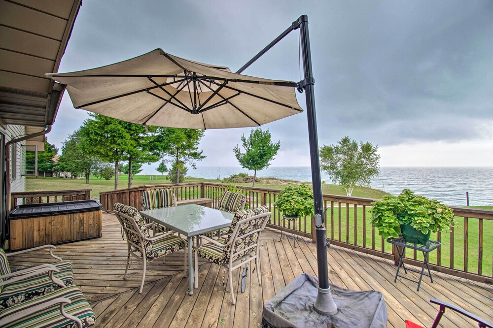 Large Family Home w/ Deck & Yard on Lake Huron