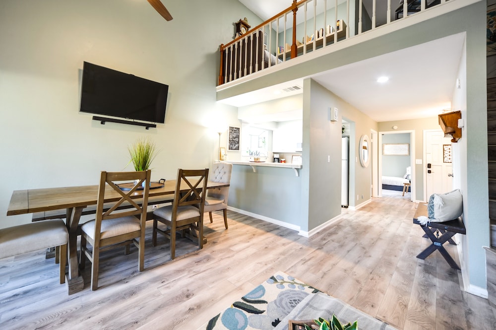 Centrally Located Horseshoe Bay Vacation Rental! - Property Image 2