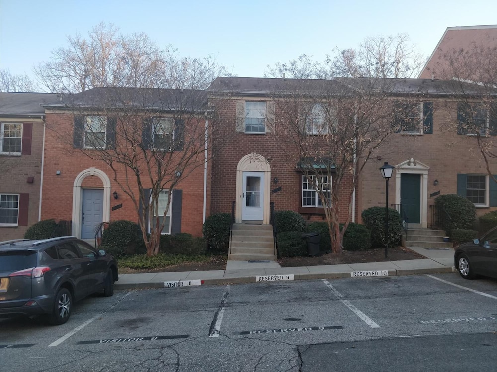Carriage Guest House - Property Image 2