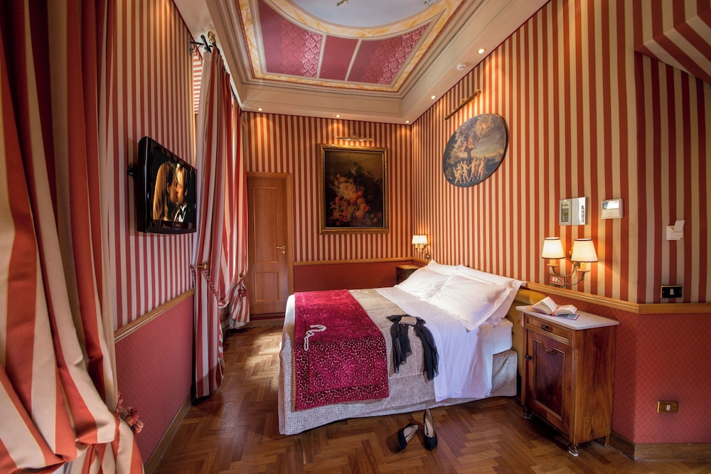 The Inn at the Spanish Steps Elegant Collection - The Jewel