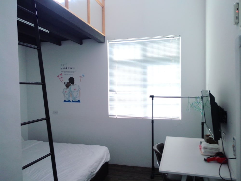 Caitlyn Hostel II