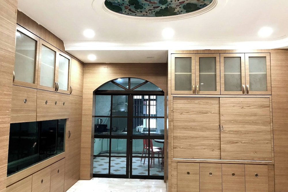 Cozy Johor Bahru Home With Family Room and Unblock Balcony View