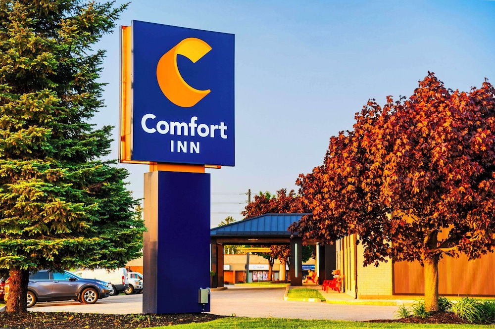 Guelph Vacations - Comfort Inn Guelph - Property Image 1