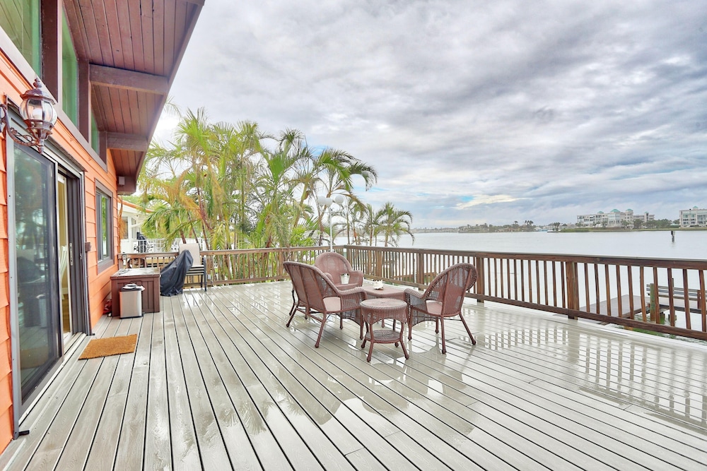 Paradise Along Boca Ciega Bay