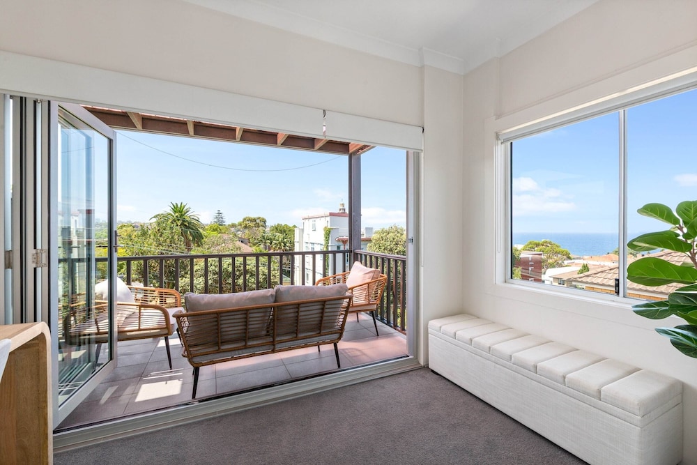 Bright 2-bed Apartment in Coogee