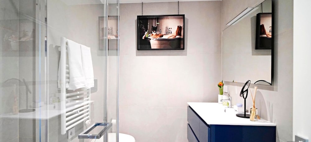 San Babila Central Tower by Rentopolis - High-end 1bdr with panoramic terrace overlooking Duomo