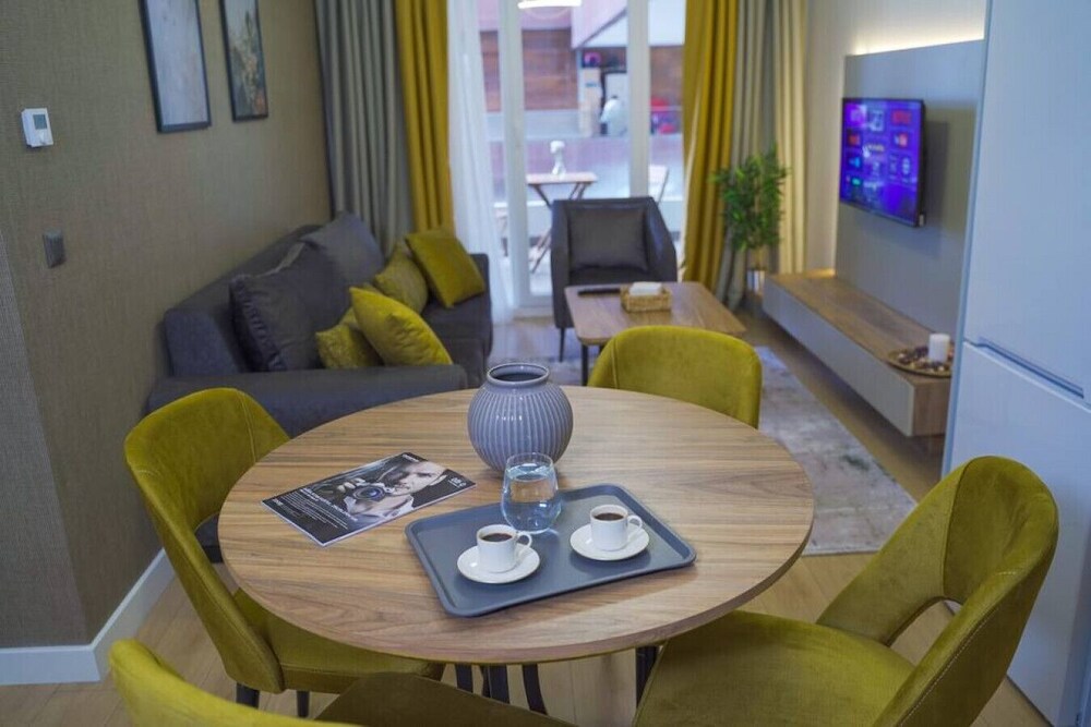 Elegant1 1apartment With Terrace - Core Living