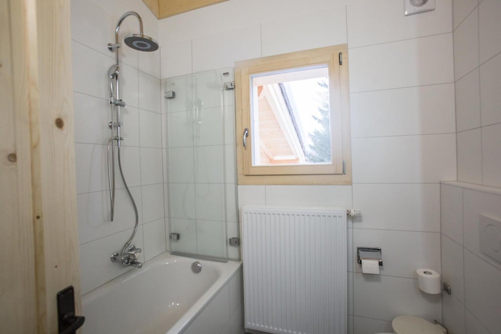 Rosaline - Large and Cosy Swiss Chalet With Beautiful Views