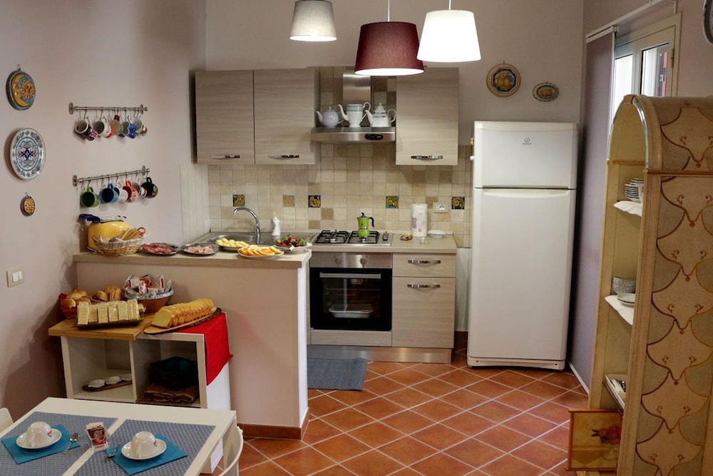 B&b Artemisia en Syracuse — kitchen