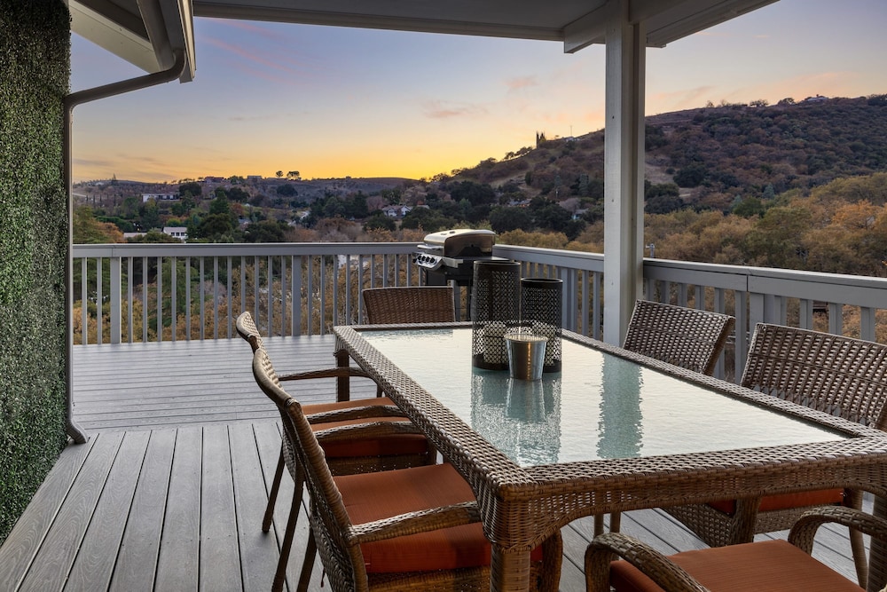 Terrace Hill Modern Paso Robles Escape Near Wineries Dining and Hot Springs