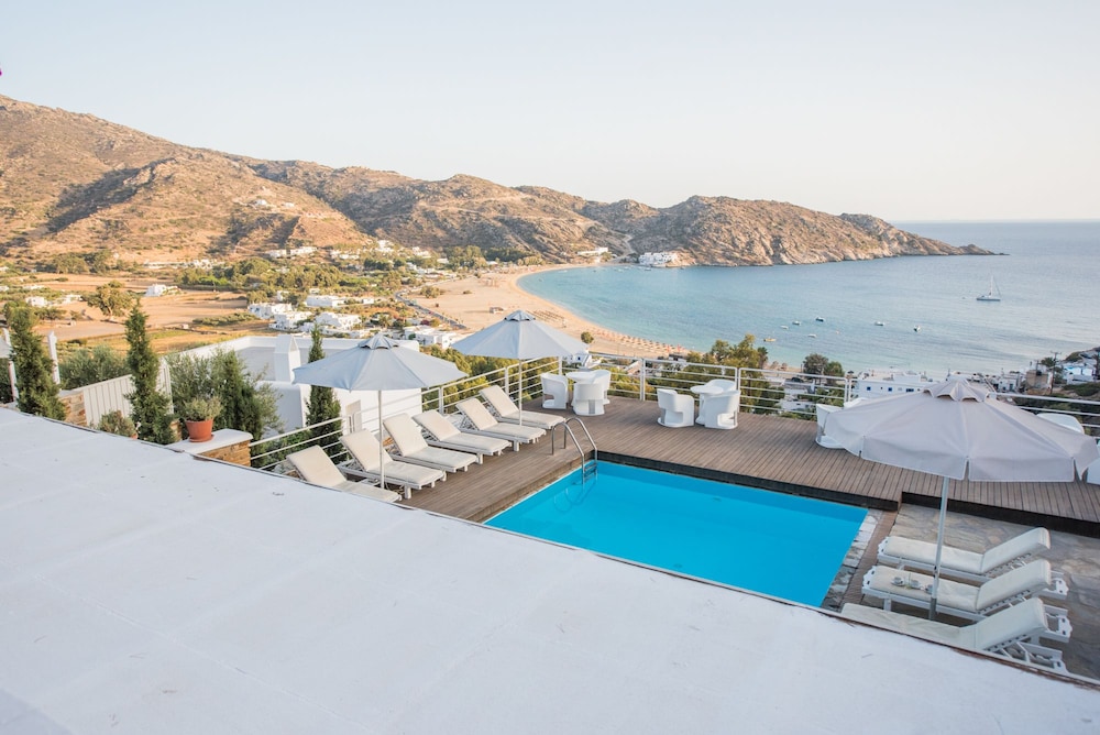 Far Out Hotel & Spa