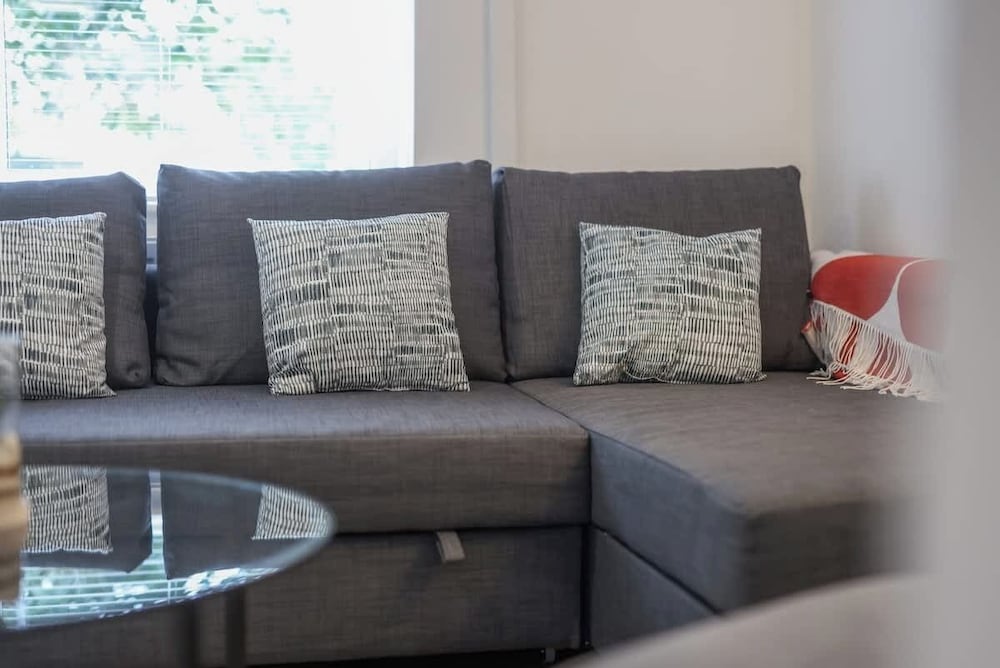 3bedroom House - Free Parking