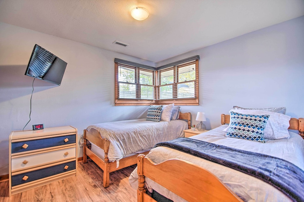 Fenced Yard: Fox River Grove Home, Dogs Welcome view 2