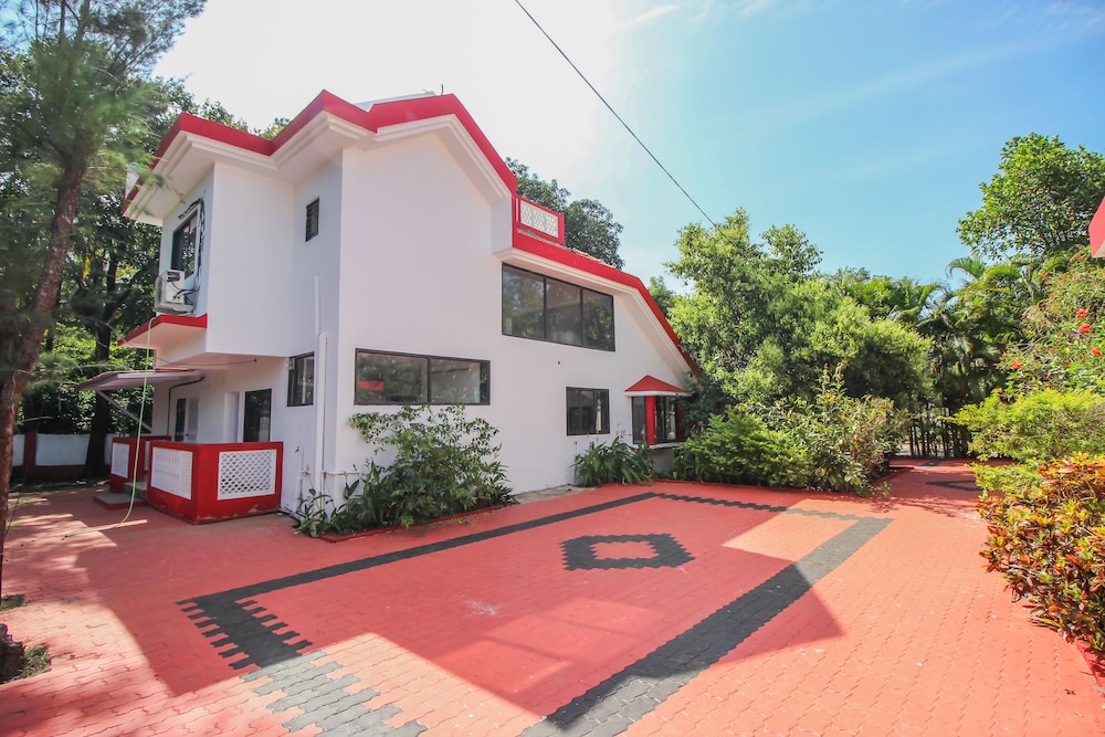 OYO 10401 Home 4BHK Villa Assagaon