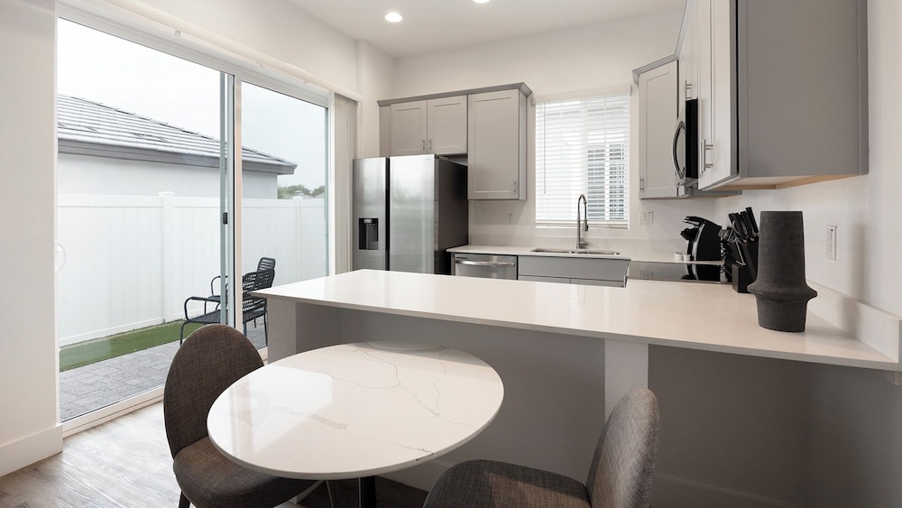 Landing Apartments Phoenix - Maryvale Village