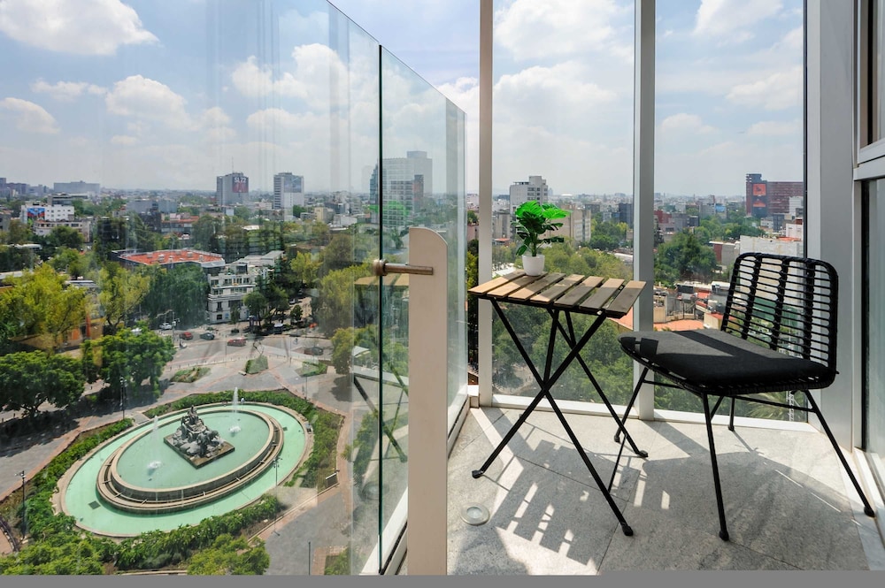 w Illustrious Loft w Perfect View in Roma Norte