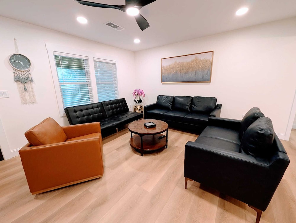 10 Burnett Home