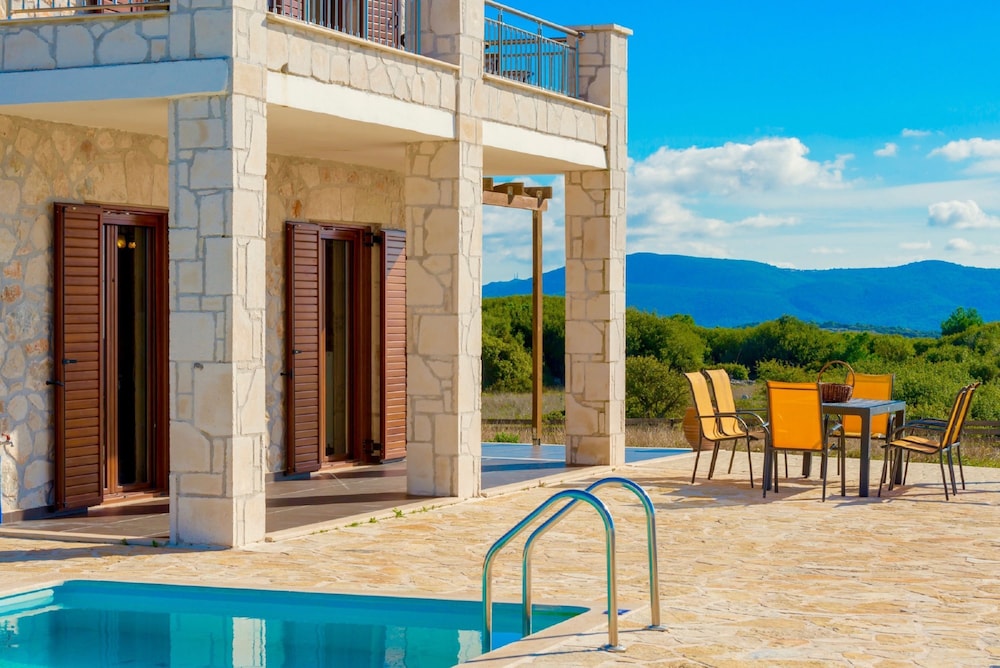Villa Traditional I