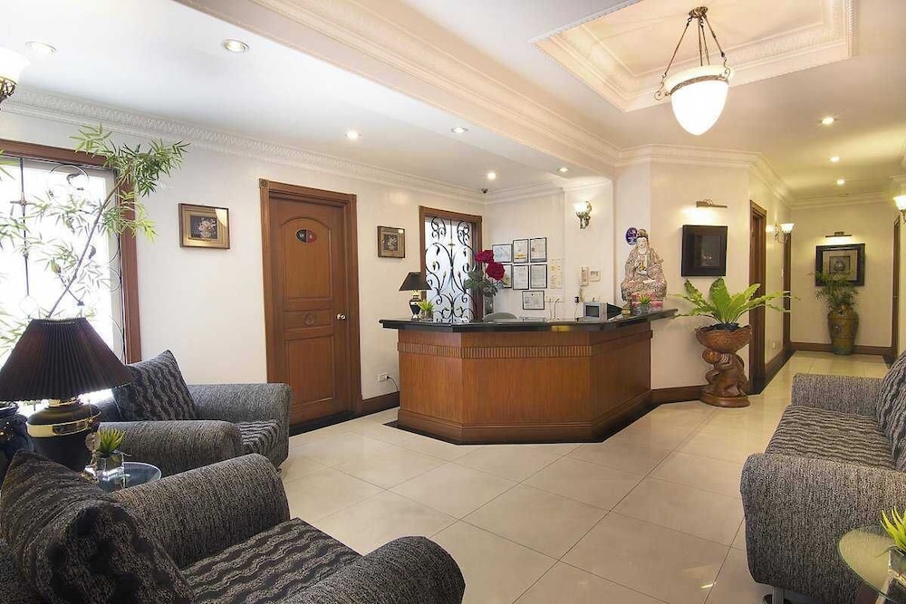 Townhouse OAK Makati Manila Near PNR Pasay Evangelista formerly VIP Suites