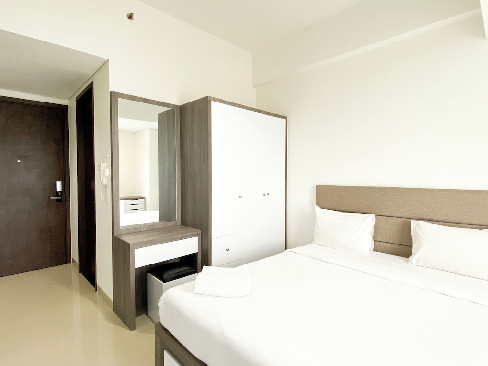 Modern Look Studio At Lrt City Bekasi Apartment