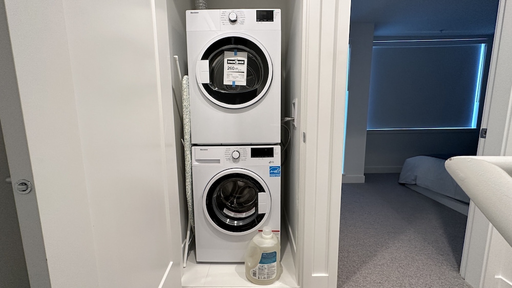 Vancouver Vacations - Ruby Red Cloud Homes Vancouver - Property Image 16