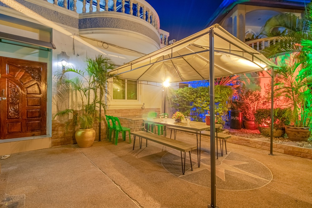 Ratana Villa - Pattaya Holiday House Walking Street
