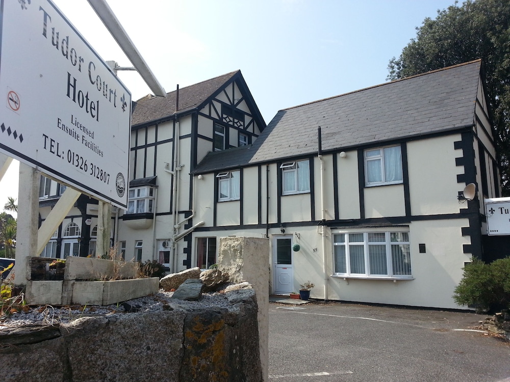 Tudor Court Hotel