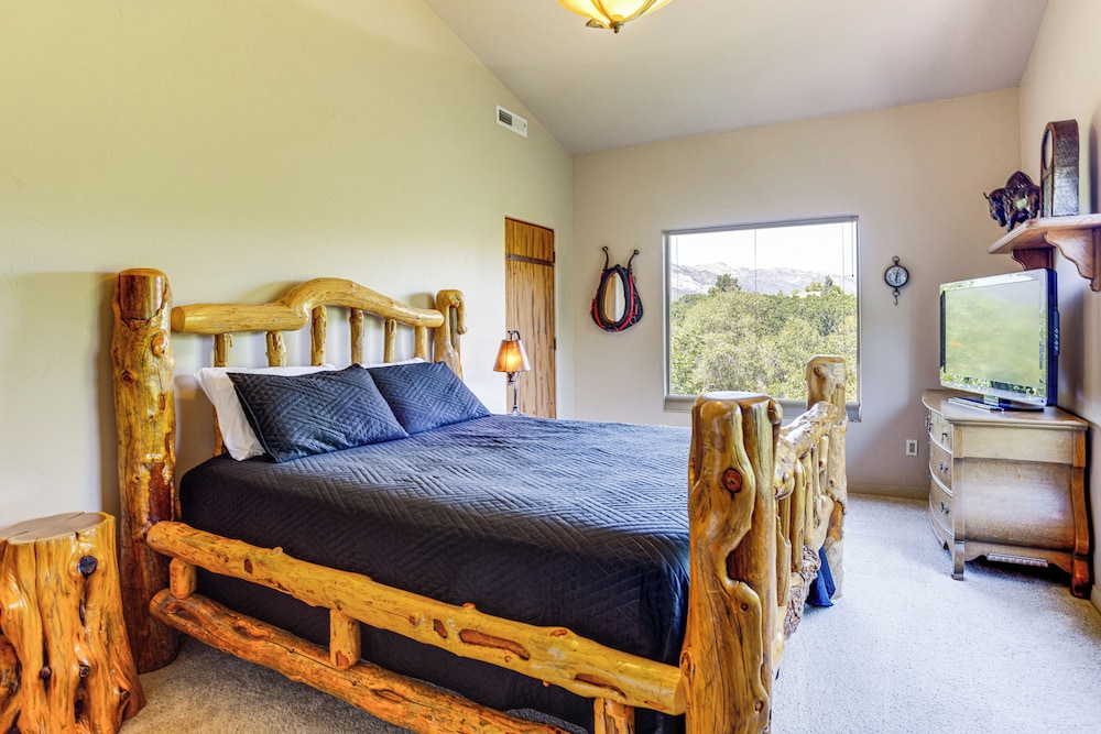 5 Mi to Powder Mtn: Tuscan Mountain Retreat