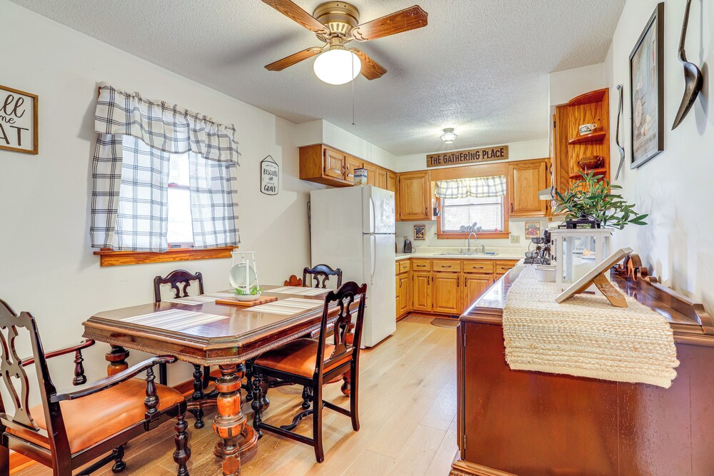 1 Mi to Dtwn Mountain View: Home w/ Deck