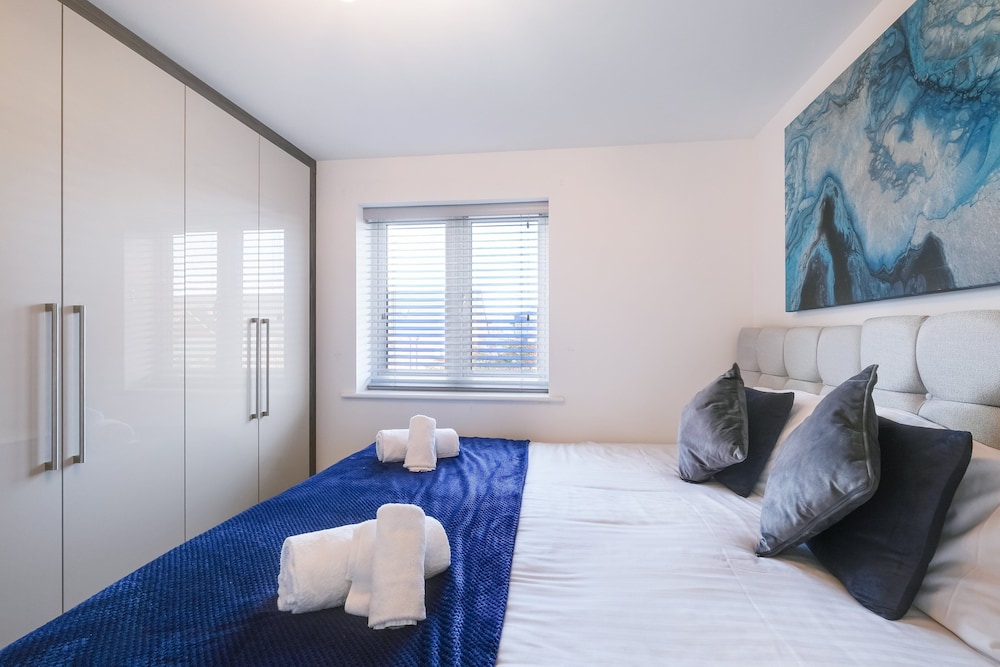 Cherry Banks 5 Bedroom & 3 Bathroom Hse