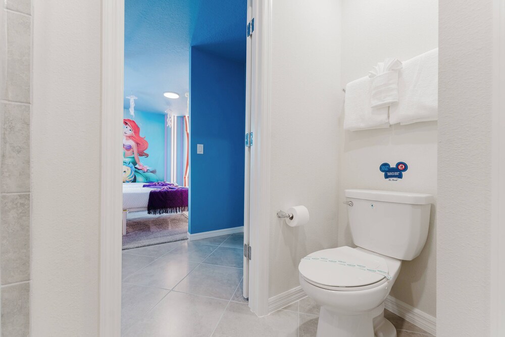 Stunning 8BR Pool Gameroom Minutes to Disney
