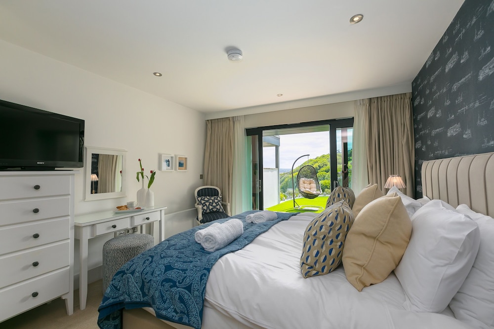 Peninsula Apartment 2
