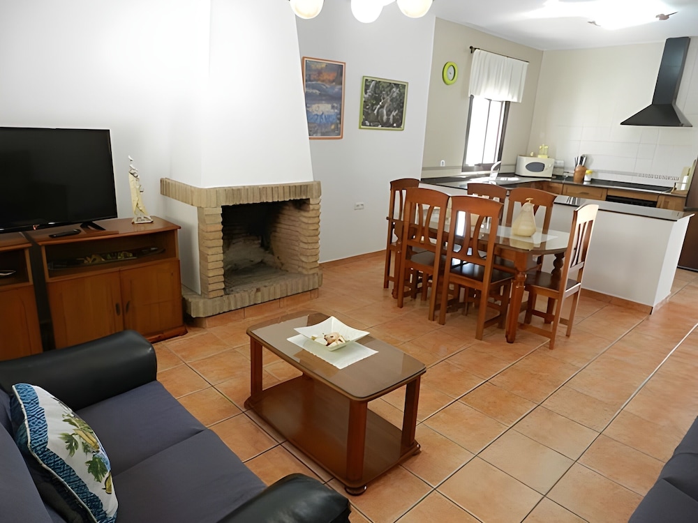 Casa piscina privada un paso del pueblo