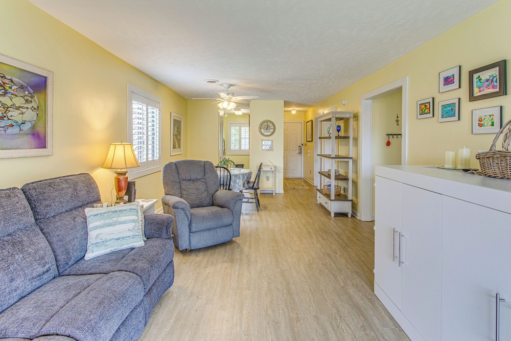 Poolside Fun + Ocean Strolls: Myrtle Beach Oasis!