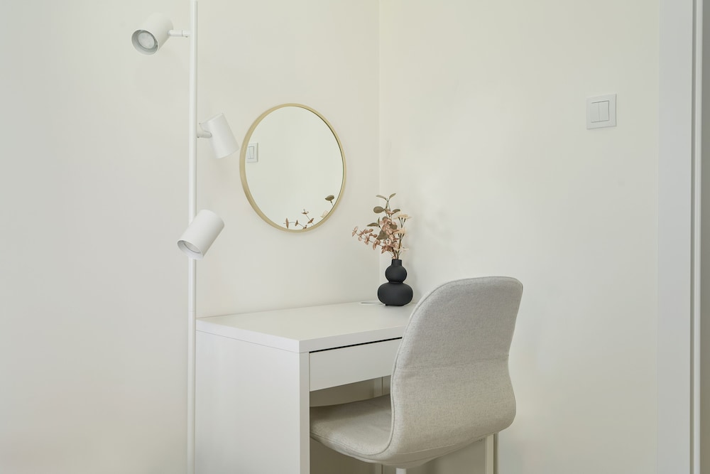 Apartment With 3 Bedrooms by Renters